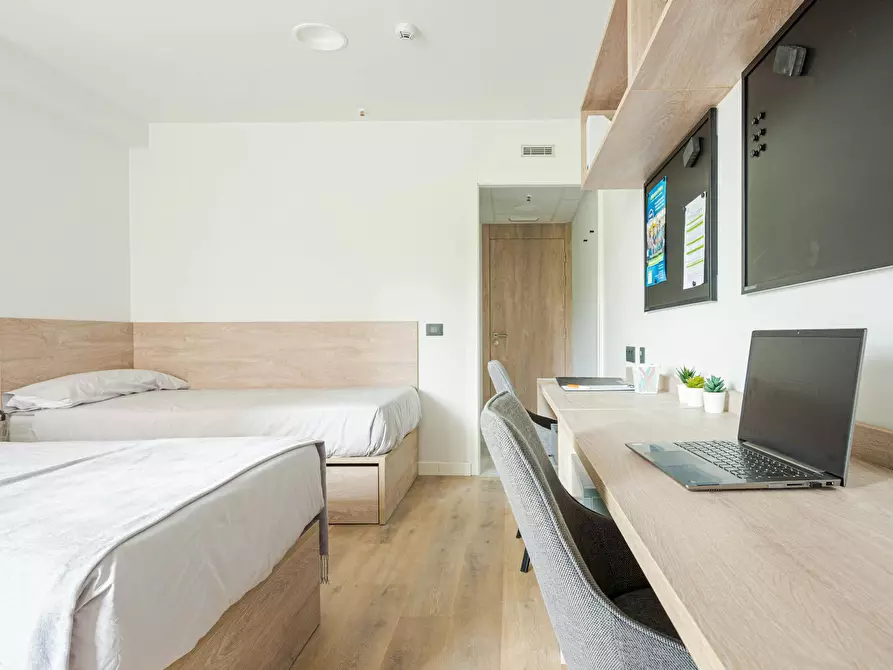 Immagine 3 di Camera condivisa in affitto  in Plaza Occidente a Campiello (La Manjoya)