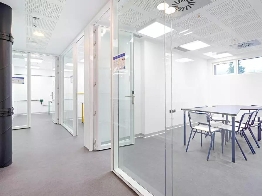 Immagine 8 di Camera condivisa in affitto  in Plaza Occidente a Campiello (La Manjoya)