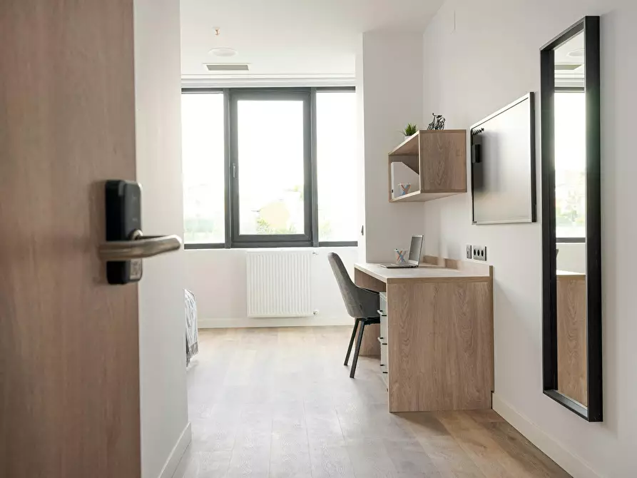 Immagine 3 di Camera in affitto  in Plaza Occidente a Campiello (La Manjoya)