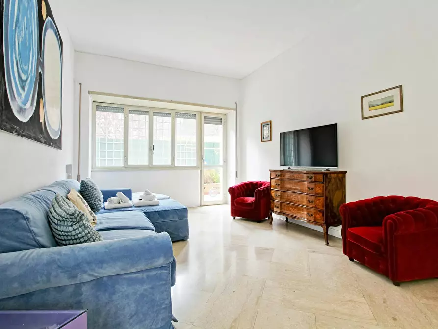 Immagine 3 di Casa indipendente in affitto  in Via Prisciano a Roma