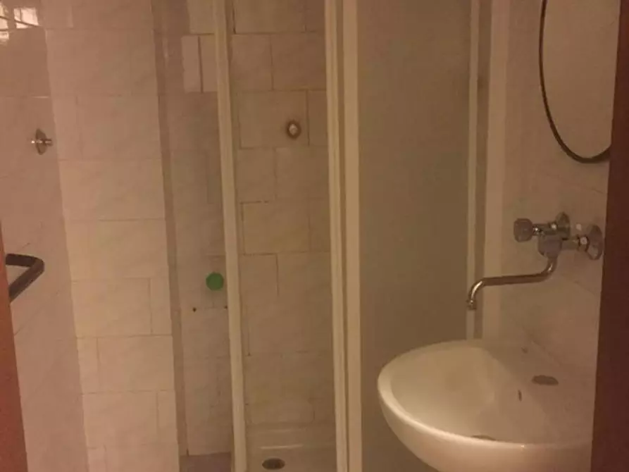 Immagine 4 di Camera in affitto  in Via Sesia a Pisa