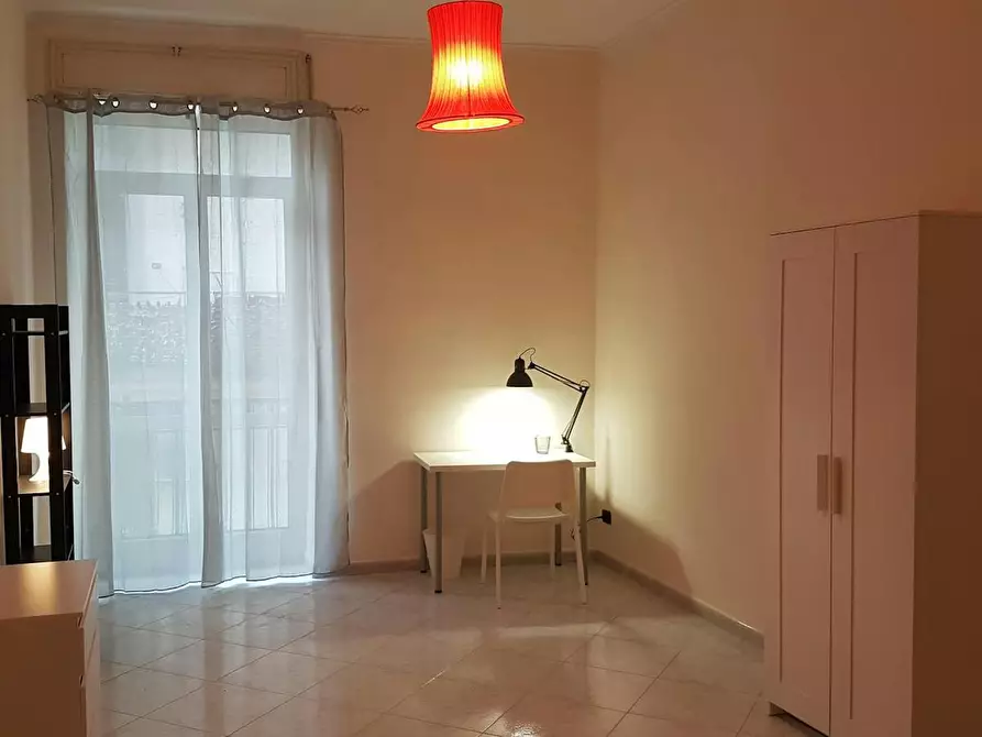 Immagine 4 di Camera in affitto  in Via Antonietta de Pace a Napoli