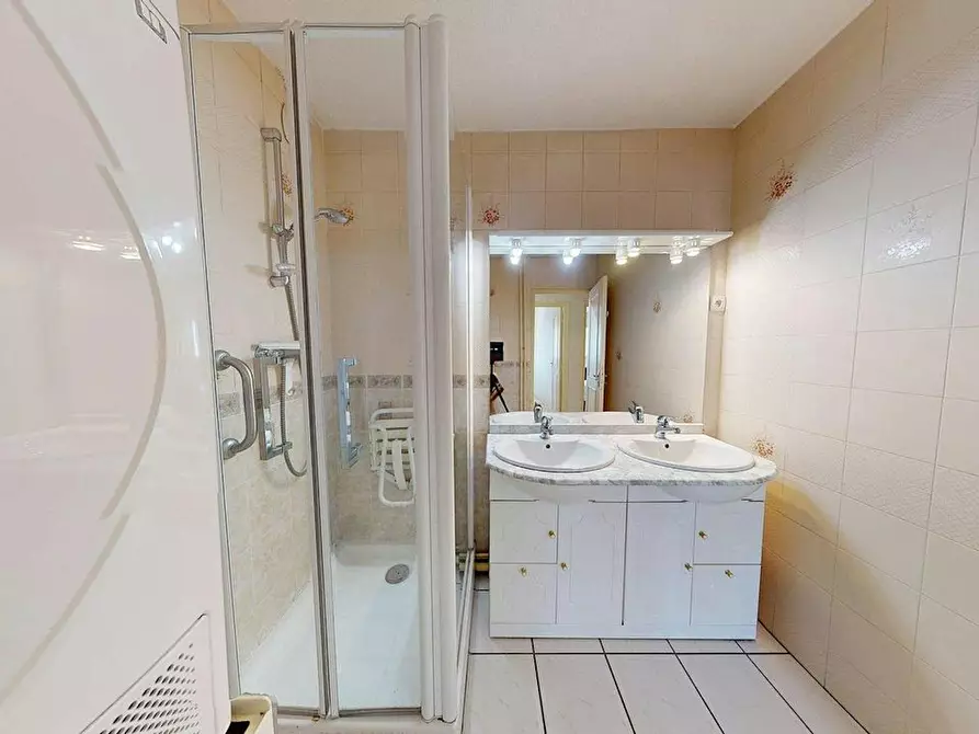 Immagine 10 di Camera in affitto  in Rue Albert Camus a Lormont