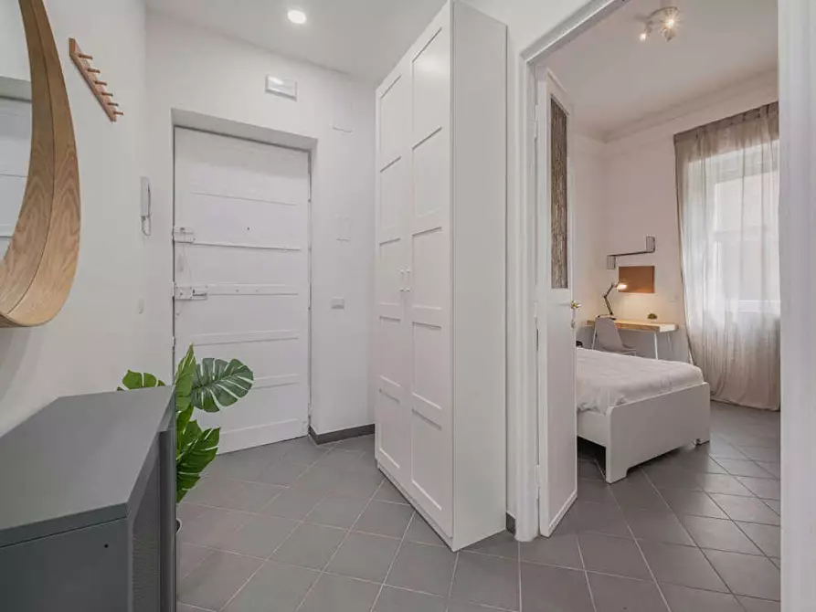 Immagine 3 di Camera in affitto  in Via Gualtiero Castellini a Roma