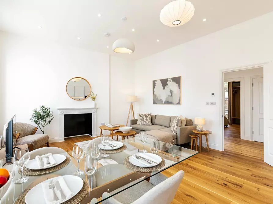 Immagine 5 di Appartamento in affitto  in Fulham Road a Kensington