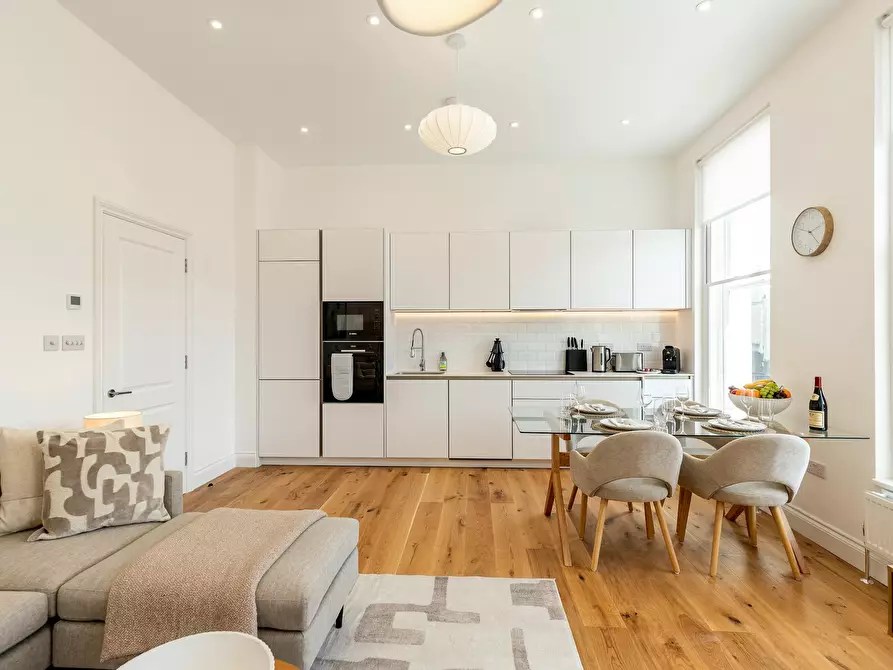 Immagine 2 di Appartamento in affitto  in Fulham Road a Kensington