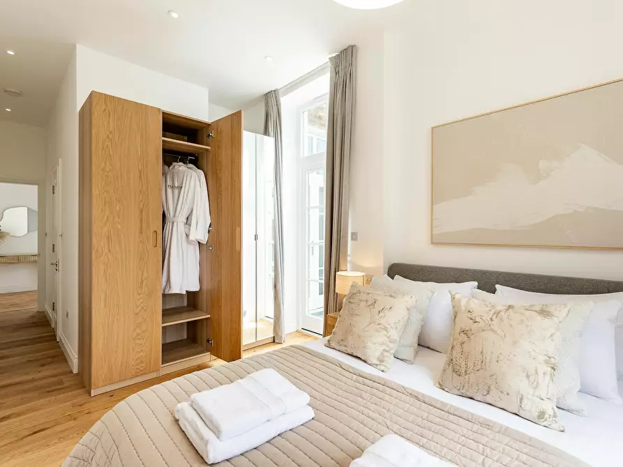 Immagine 10 di Appartamento in affitto  in Fulham Road a Kensington