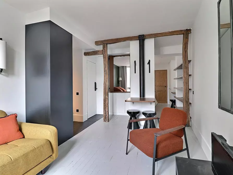Immagine 3 di Appartamento in affitto  in Rue Tholozé a Paris 18