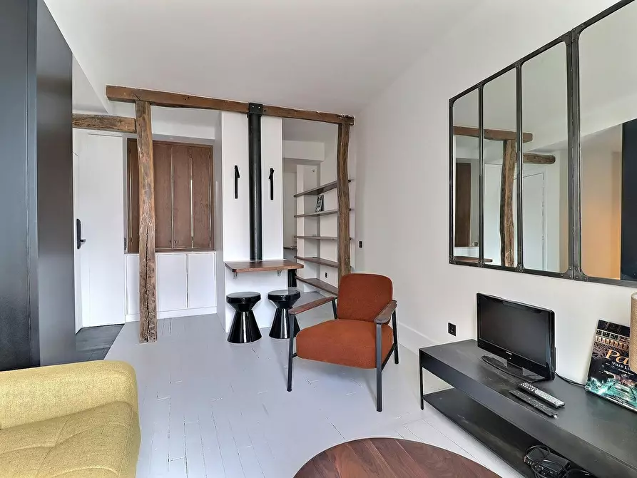 Immagine 4 di Appartamento in affitto  in Rue Tholozé a Paris 18