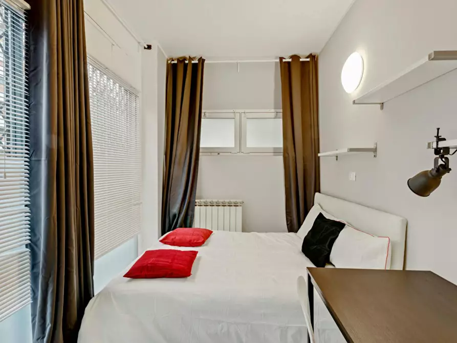 Immagine 1 di Camera in affitto  in Via Antonio Fogazzaro a Milano