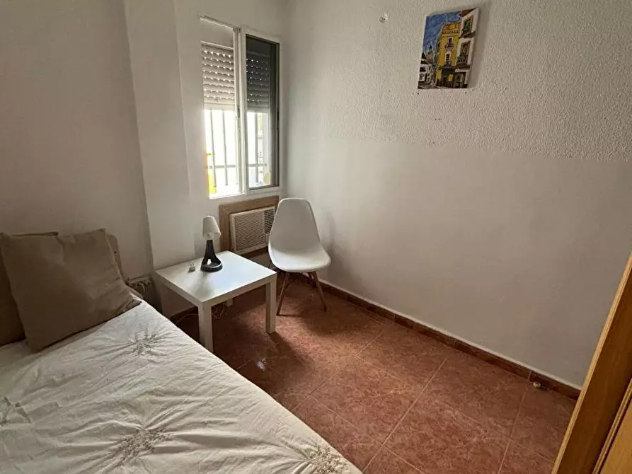 Immagine 1 di Camera in affitto  in Calle Hebrón a Sevilla