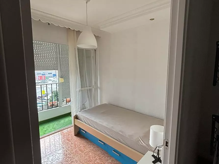 Immagine 1 di Camera in affitto  in Calle Hebrón a Sevilla