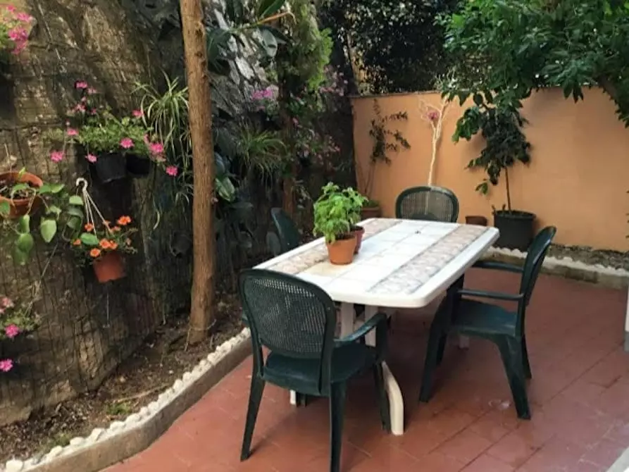 Immagine 5 di Camera in affitto  in Via Capo a Sorrento