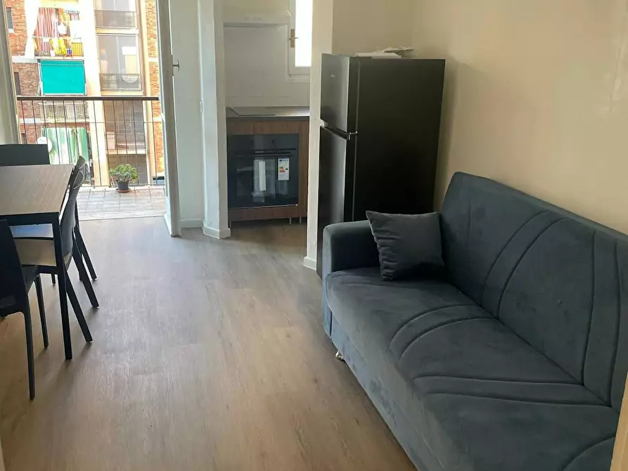Immagine 2 di Appartamento in affitto  in Via Lodi a Torino
