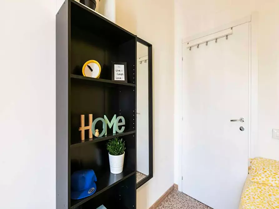 Immagine 5 di Camera in affitto  in Via della Capinera a Milano