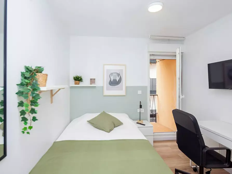 Immagine 1 di Camera in affitto  in Carrer de Vidal de Blanes a Valencia