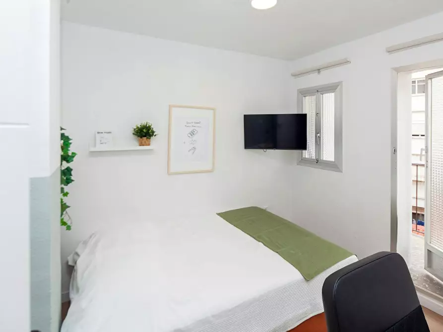 Immagine 1 di Camera in affitto  in Carrer de Vidal de Blanes a Valencia