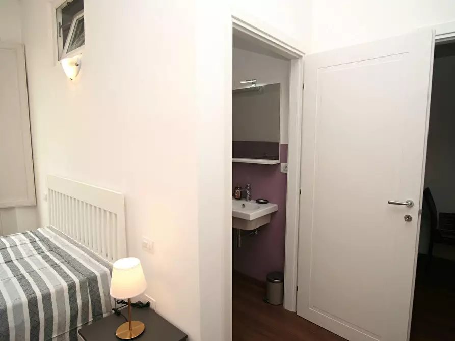 Immagine 3 di Camera in affitto  in Via del Sansovino a Firenze