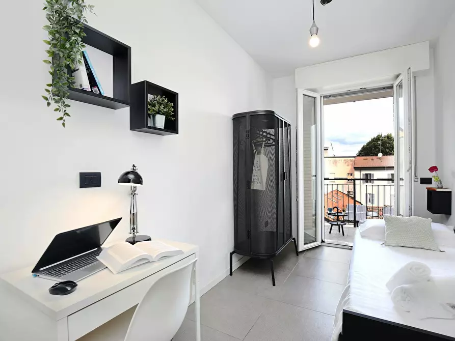 Immagine 4 di Camera in affitto  in Via Luigi Mercantini a Milano