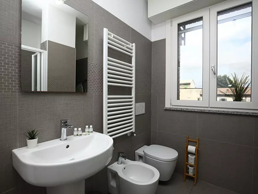 Immagine 10 di Camera in affitto  in Via Luigi Mercantini a Milano