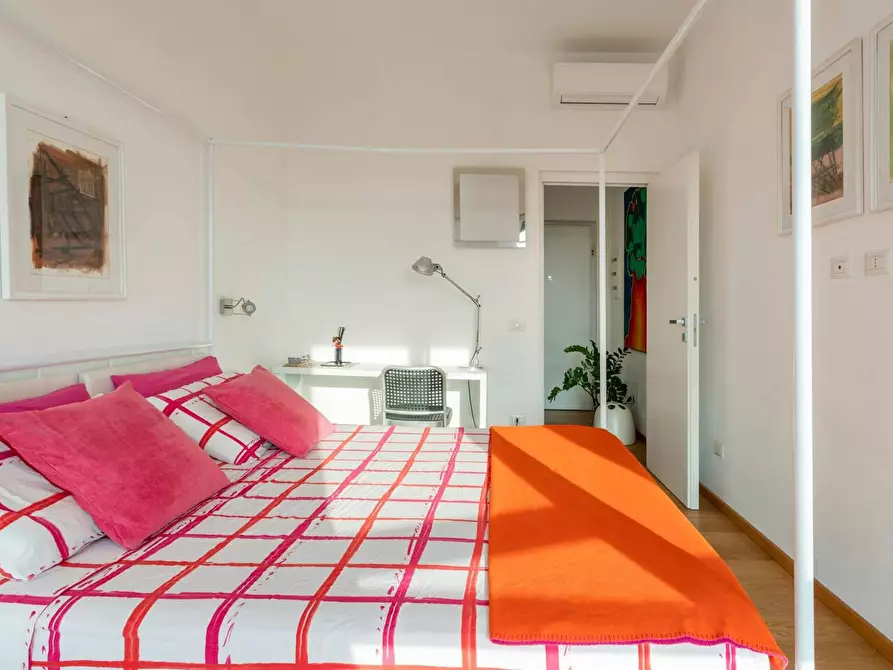 Immagine 3 di Camera in affitto  in Via Pompeo Mariani a Milano