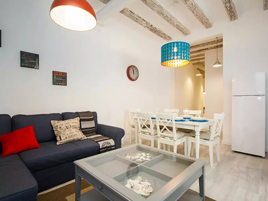 Immagine 4 di Appartamento in affitto  in Carrer dels Tallers a Barcelona