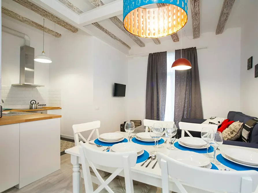 Immagine 5 di Appartamento in affitto  in Carrer dels Tallers a Barcelona