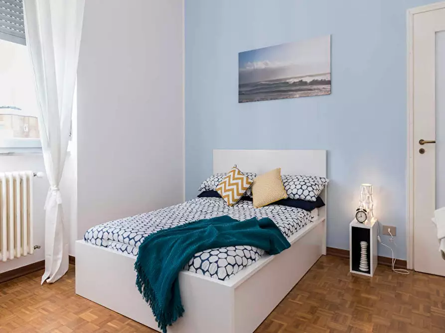 Immagine 1 di Camera in affitto  in Via Delle Betulle a Milano