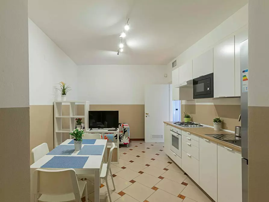 Immagine 5 di Camera in affitto  in Via Padova a Milano