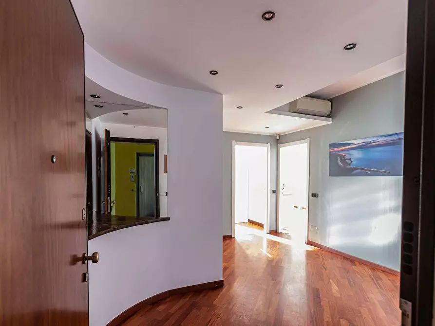 Immagine 10 di Camera in affitto  in Via Padova a Milano