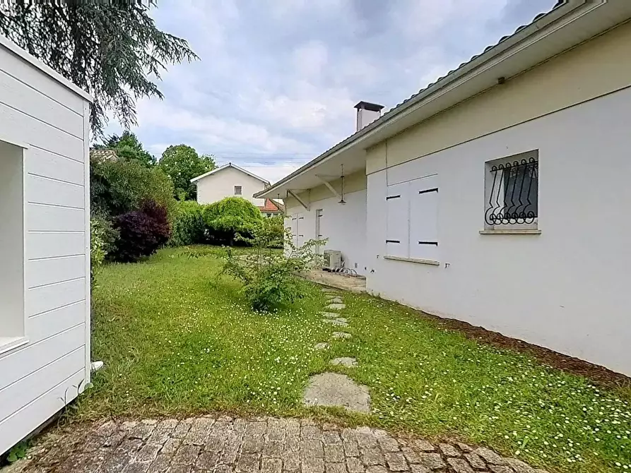 Immagine 9 di Casa indipendente in affitto  in Rue Calixte Camelle a Talence