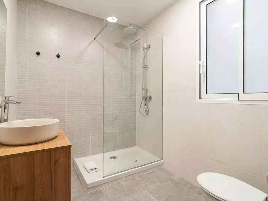 Immagine 8 di Appartamento in affitto  in Calle del Hospital a Valencia