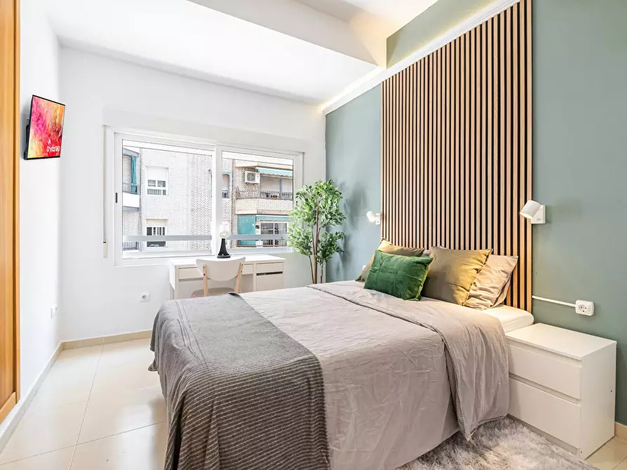 Immagine 1 di Camera in affitto  in Avenida de Aguilera a Alicante/Alacant