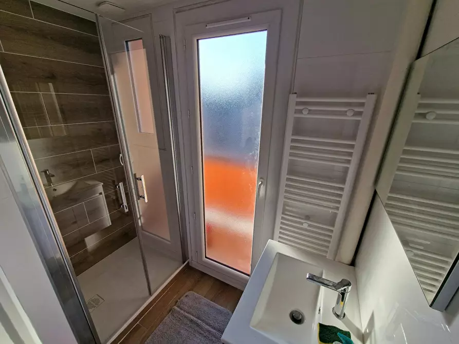 Immagine 4 di Camera in affitto  in Rue René a Villeurbanne