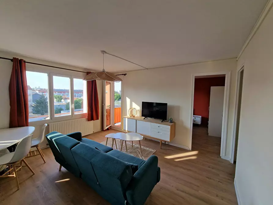 Immagine 1 di Camera in affitto  in Rue René a Villeurbanne