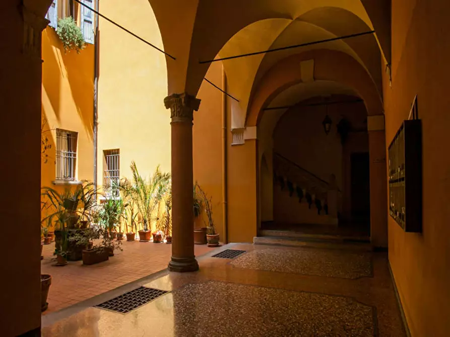 Immagine 9 di Camera in affitto  in Via Marsala a Bologna