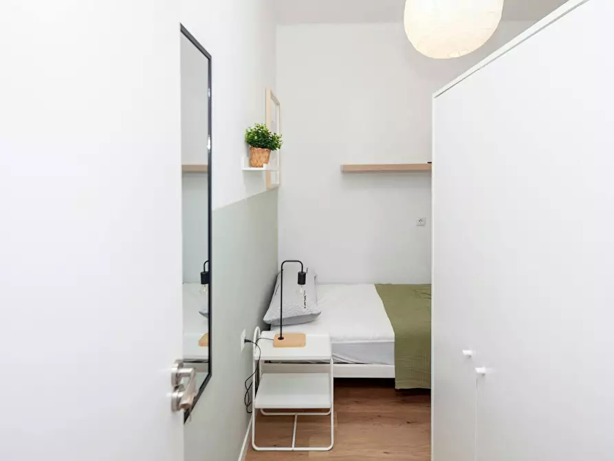 Immagine 3 di Camera in affitto  in Carrer de Rodrigo de Pertegás a Valencia