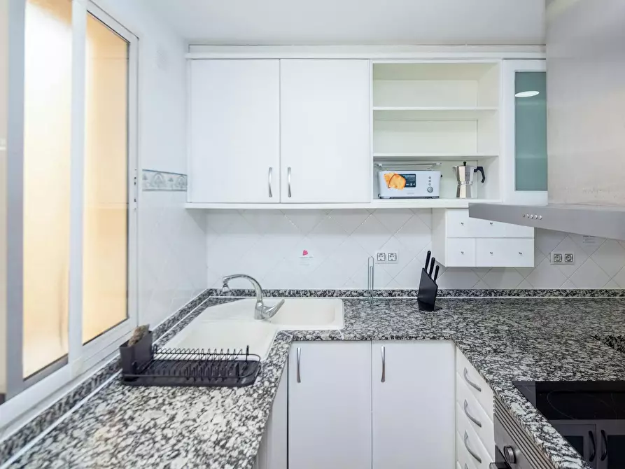 Immagine 9 di Camera in affitto  in Carrer de Rodrigo de Pertegás a Valencia