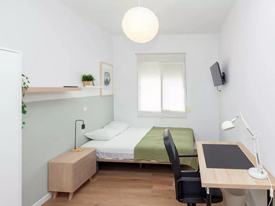 Immagine 1 di Camera in affitto  in Carrer de Rodrigo de Pertegás a Valencia