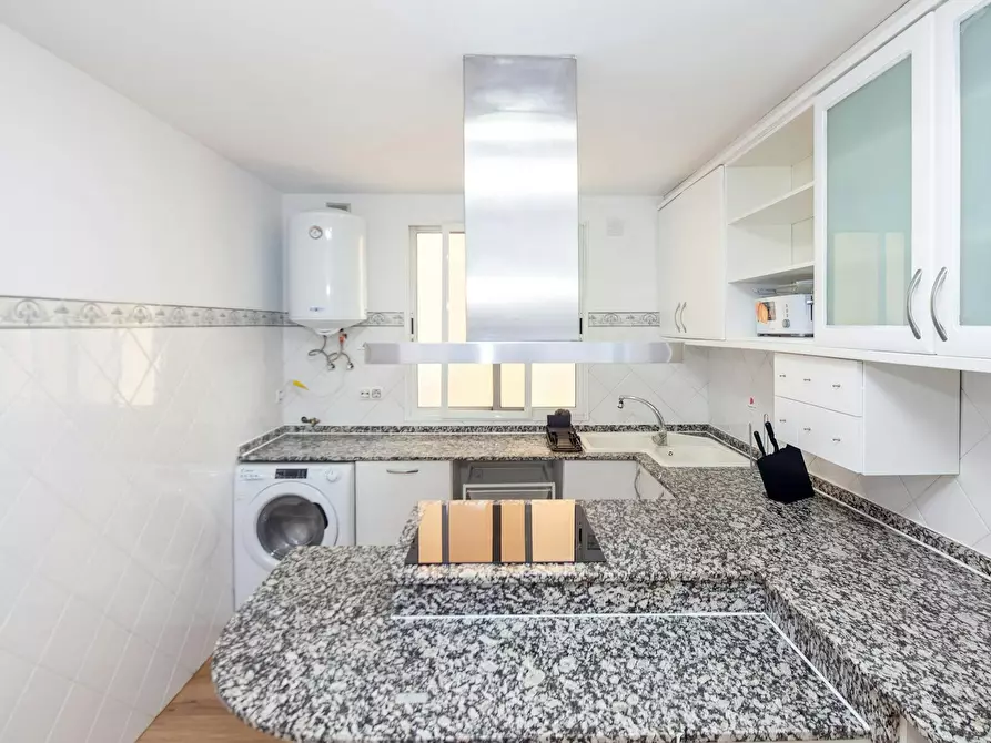 Immagine 9 di Camera in affitto  in Carrer de Rodrigo de Pertegás a Valencia