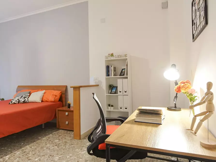 Immagine 8 di Camera in affitto  in Viale Bognar a Pozzuoli