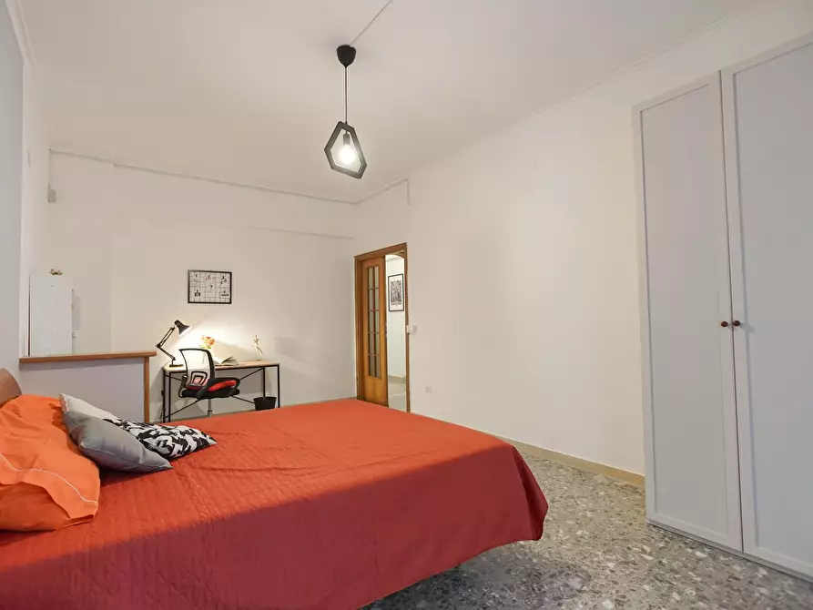 Immagine 6 di Camera in affitto  in Viale Bognar a Pozzuoli