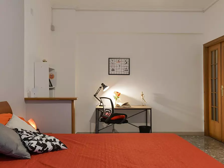 Immagine 7 di Camera in affitto  in Viale Bognar a Pozzuoli