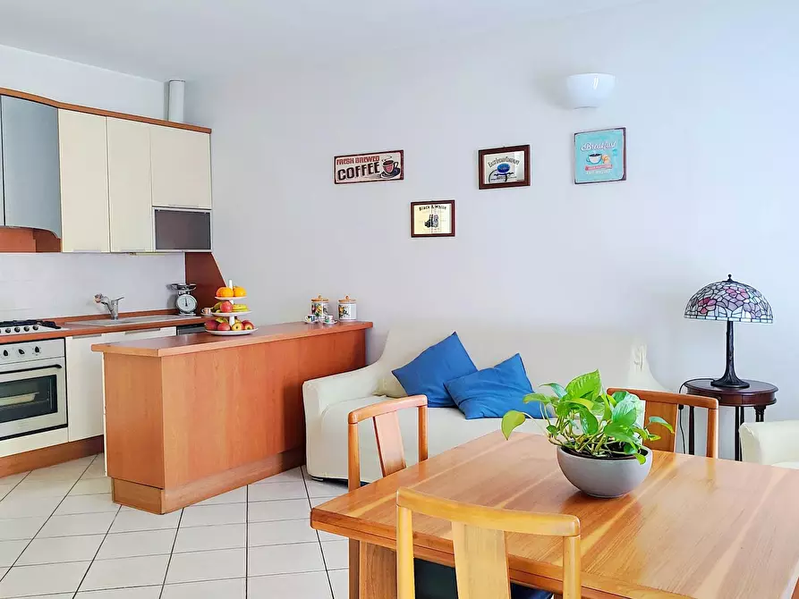 Immagine 5 di Appartamento in affitto  in Via Novara a Milano