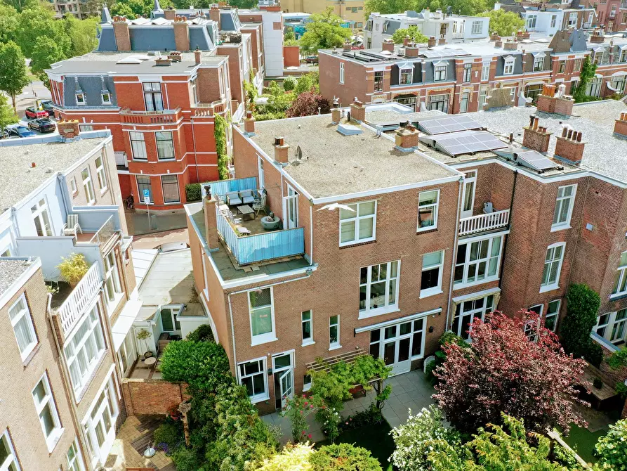 Immagine 1 di Casa indipendente in affitto  in Adriaan Pauwstraat a 's-Gravenhage