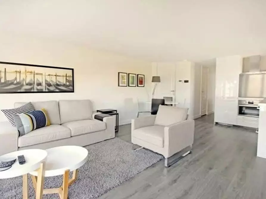 Immagine 1 di Appartamento in affitto  in Haarlemmer Houttuinen a Amsterdam