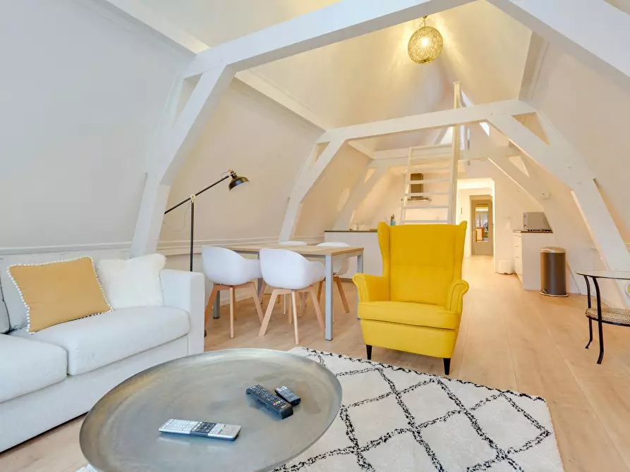 Immagine 1 di Appartamento in affitto  in Warmoesstraat a Amsterdam