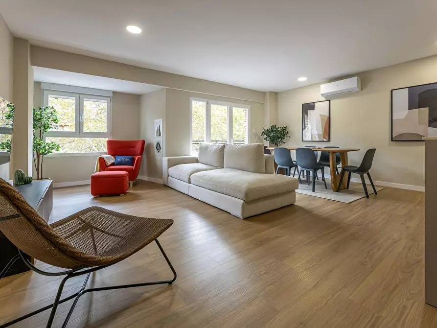 Immagine 1 di Appartamento in affitto  in Carrer de Guillem d'Anglesola a Valencia