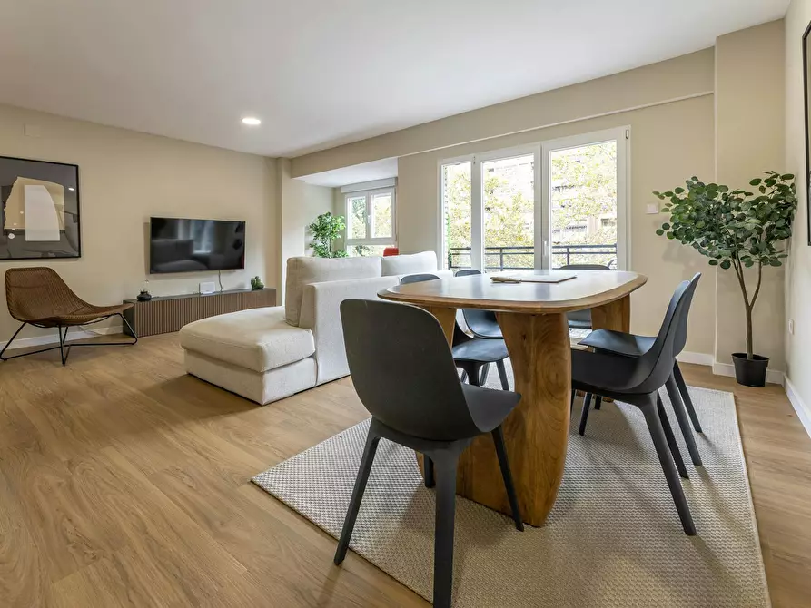 Immagine 5 di Appartamento in affitto  in Carrer de Guillem d'Anglesola a Valencia