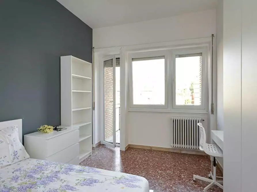 Immagine 2 di Camera in affitto  in Viale dei Quattro Venti a Roma